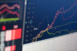 El Enemigo Invisible del Trader: Cómo el Sesgo de Confirmación Destruye tu Cuenta